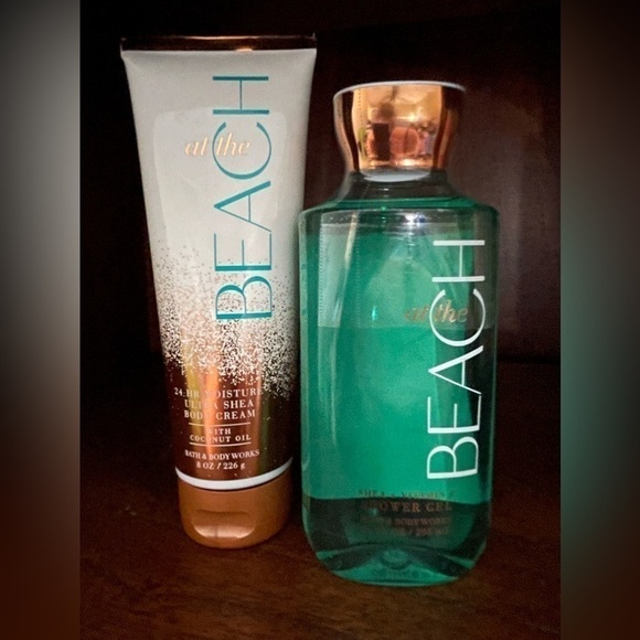 🏝️ AT THE BEACH Lot of 2 - Body Cream (Original) & Shower Gel (Retired) - Picture 1 of 7